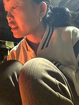 Snapshot of phuong_cute chatting on November 12, 2025, 1:10 am phuong cute online show from November 12, 2025, 1:10 am