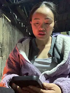 Snapshot of phuong_cute chatting on November 22, 2025, 1:04 am phuong cute online show from November 22, 2025, 1:04 am