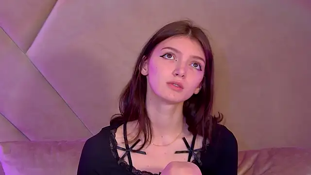 Snapshot of SophiaProve chatting on November 24, 2025, 4:40 pm SophiaProve online show from November 24, 2025, 4:40 pm