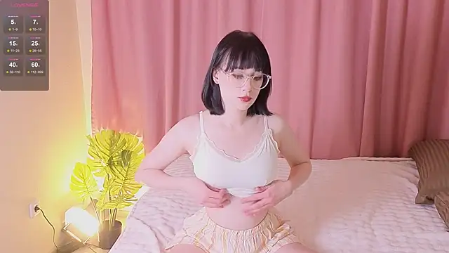 Iwanturcarrot  online show from November 29, 2025, 11:10 am