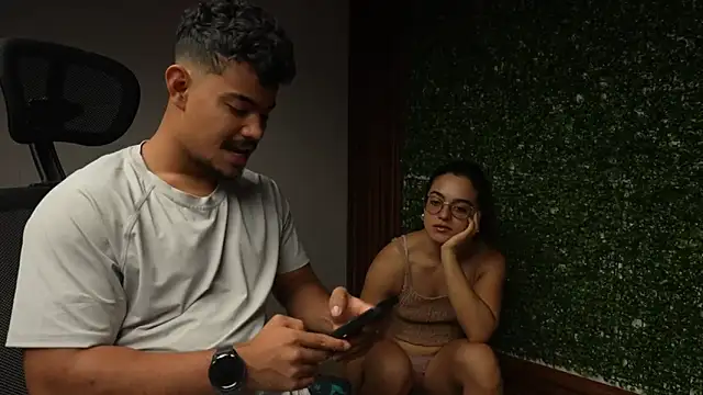 Snapshot of crimson_heart1 chatting on December 2, 2025, 1:13 pm crimson heart1 online show from December 2, 2025, 1:13 pm