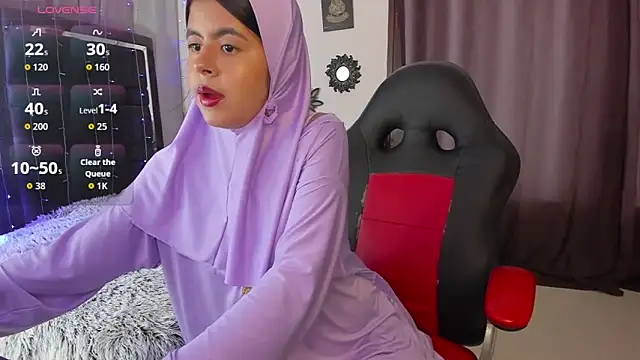 Snapshot of NaylaAbadi chatting on November 18, 2025, 12:30 pm NaylaAbadi online show from November 18, 2025, 12:30 pm