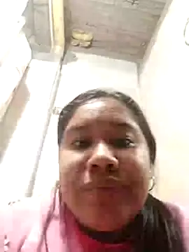 Snapshot of Sarahy- chatting on December 1, 2025, 12:33 am Sarahy- online show from December 1, 2025, 12:33 am