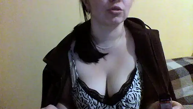 Vitalina282128 online show from February 4, 2026, 11:00 pm