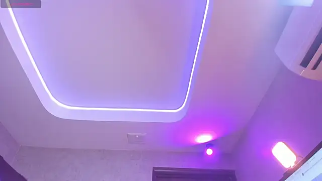 Snapshot of jesssie_lee chatting on November 24, 2025, 10:10 pm jesssie lee online show from November 24, 2025, 10:10 pm