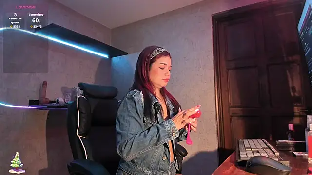 Snapshot of jesssie_lee chatting on November 28, 2025, 10:32 pm jesssie lee online show from November 28, 2025, 10:32 pm