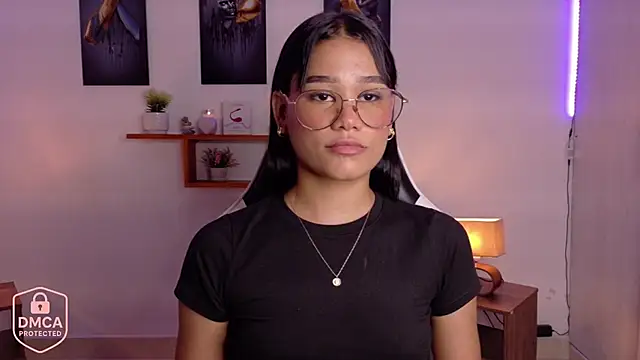 Snapshot of Luna_sofia_1110 chatting on November 11, 2025, 3:01 am Luna sofia 1110 online show from November 11, 2025, 3:01 am