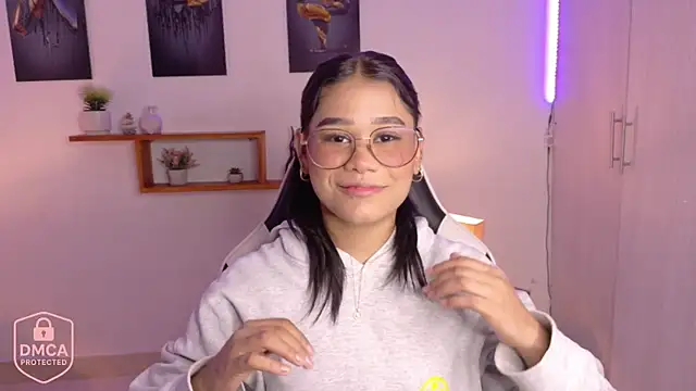 Snapshot of Luna_sofia_1110 chatting on November 20, 2025, 12:00 am Luna sofia 1110 online show from November 20, 2025, 12:00 am