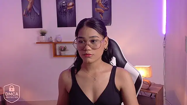 Snapshot of Luna_sofia_1110 chatting on November 26, 2025, 12:32 am Luna sofia 1110 online show from November 26, 2025, 12:32 am