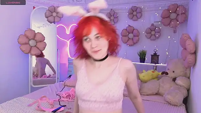 Snapshot of Awawrin chatting on April 3, 2026, 8:37 pm Awawrin online show from April 3, 2026, 8:37 pm