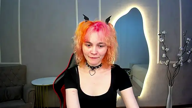 Awawrin online show from November 17, 2025, 1:04 pm