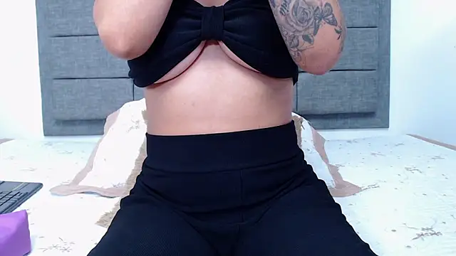 Snapshot of Ana_Paula0 chatting on November 28, 2025, 12:27 pm Ana Paula0 online show from November 28, 2025, 12:27 pm