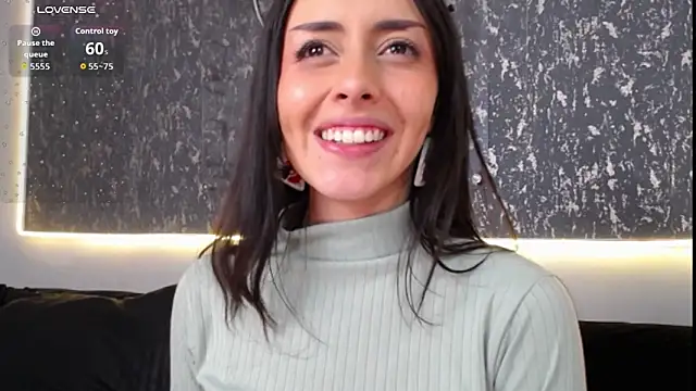 Snapshot of DahliaVex_ chatting on January 5, 2026, 5:27 pm DahliaVex online show from January 5, 2026, 5:27 pm