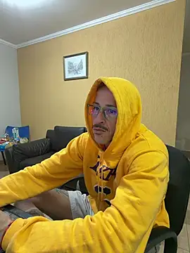 Snapshot of Lucasjandre chatting on August 5, 2026, 12:15 am Lucasjandre online show from August 5, 2026, 12:15 am