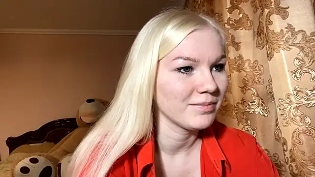 LynellMahe online show from November 29, 2025, 9:42 am