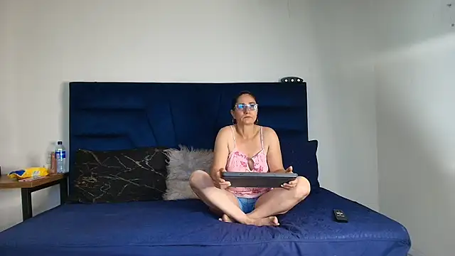 Snapshot of sharon_stone5 chatting on November 25, 2025, 12:27 pm sharon stone5 online show from November 25, 2025, 12:27 pm