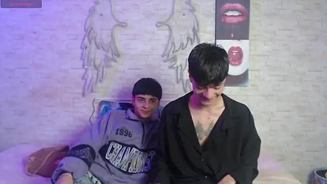 axel milo kairo and noa online show from December 19, 2025, 3:36 pm