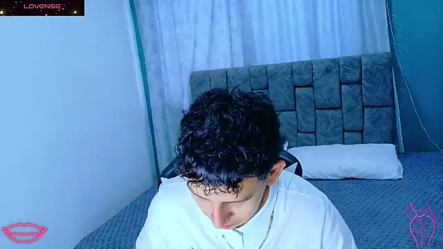 FelipeGonzalezz online show from January 12, 2026, 12:34 pm