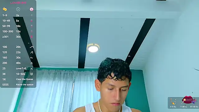 FelipeGonzalezz online show from December 2, 2025, 12:29 pm