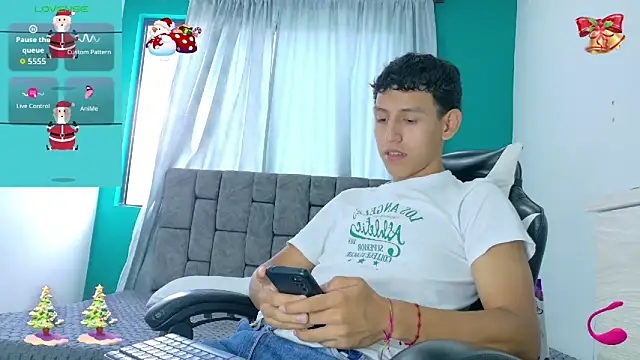 Snapshot of FelipeGonzalezz chatting on November 28, 2025, 2:17 pm FelipeGonzalezz online show from November 28, 2025, 2:17 pm