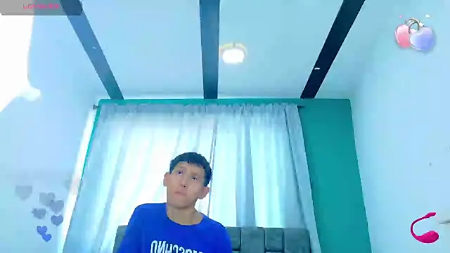 Snapshot of FelipeGonzalezz chatting on November 13, 2025, 12:53 pm FelipeGonzalezz online show from November 13, 2025, 12:53 pm