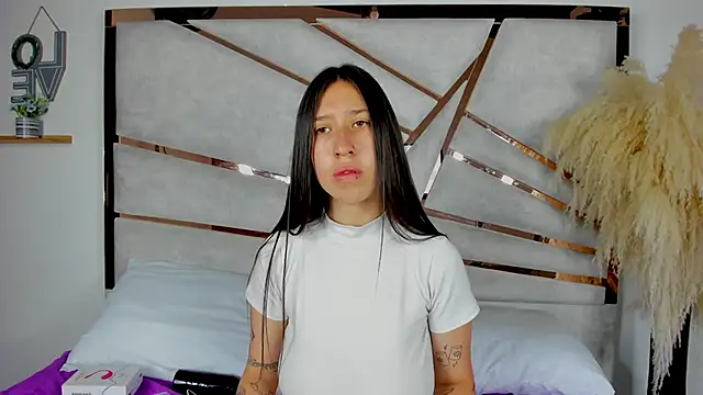 venusmorgan  online show from November 21, 2025, 12:04 pm