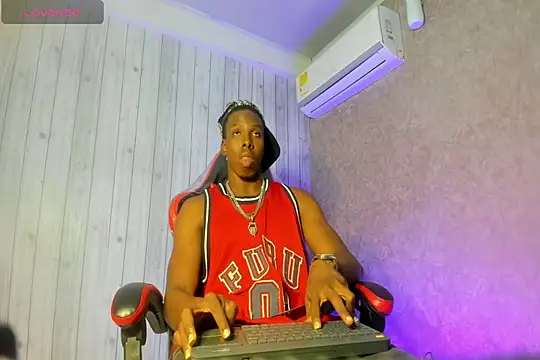 Snapshot of mike_aly chatting on December 21, 2025, 8:09 pm mike aly online show from December 21, 2025, 8:09 pm