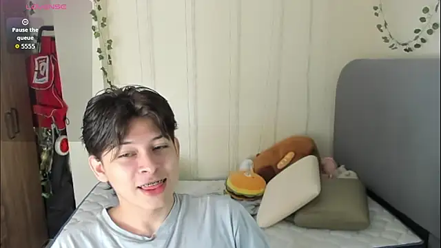 Felix kitty online show from February 20, 2026, 6:54 pm