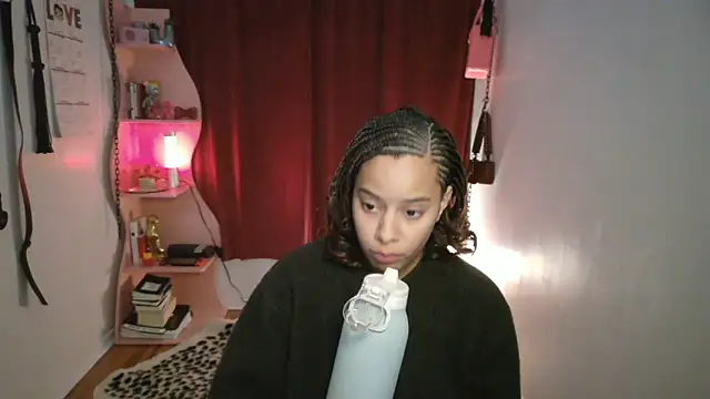 Snapshot of PrettyLittleProblem chatting on November 18, 2025, 2:42 pm PrettyLittleProblem online show from November 18, 2025, 2:42 pm