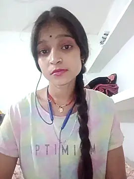 Mohnicute online show from May 9, 2026, 6:11 pm