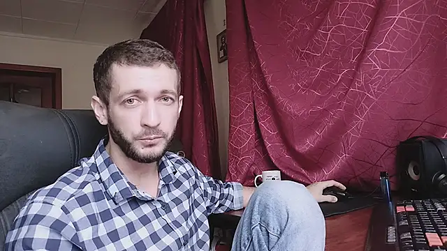 333Alone in theDark777 online show from November 26, 2025, 8:36 am