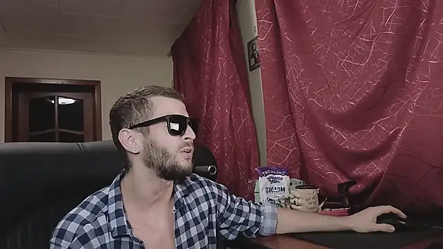 333Alone in theDark777 online show from November 27, 2025, 7:58 pm