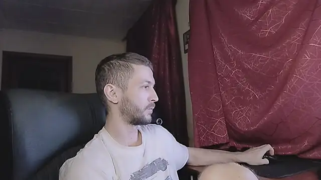 333Alone in theDark777 online show from November 20, 2025, 4:35 am