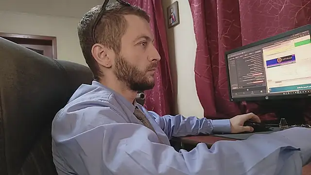 333Alone in theDark777 online show from November 29, 2025, 4:40 pm