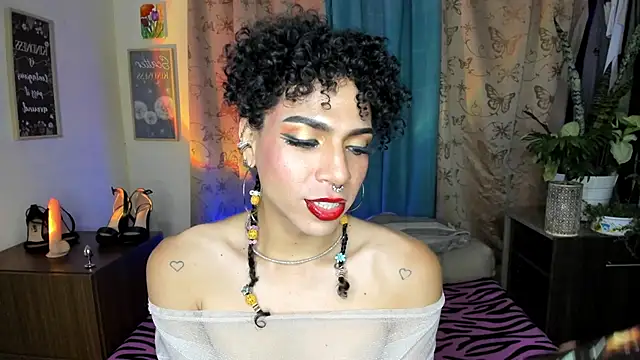 Snapshot of Angel_White25 chatting on May 10, 2026, 1:31 am Angel White25 online show from May 10, 2026, 1:31 am