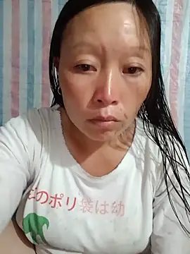 girl-hot2x online show from June 18, 2026, 1:05 pm