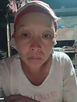 girl-hot2x online show from July 11, 2026, 1:11 pm