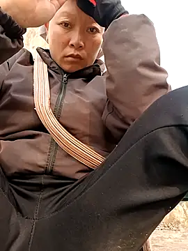 girl-hot2x online show from January 13, 2026, 2:26 am