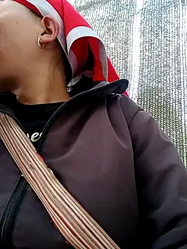 girl-hot2x online show from January 11, 2026, 7:04 am