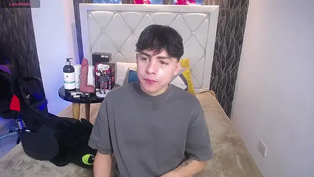 Samu FoXXX online show from November 23, 2025, 8:19 pm