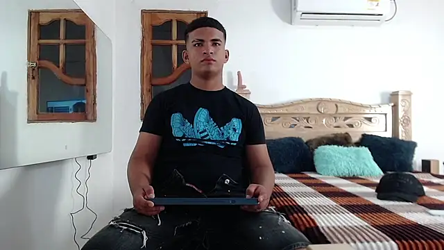 Snapshot of mathews___ chatting on November 28, 2025, 6:13 am mathews online show from November 28, 2025, 6:13 am