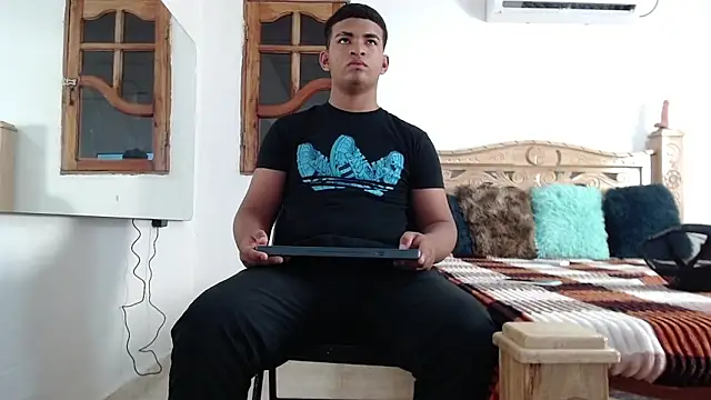 Snapshot of mathews___ chatting on November 24, 2025, 1:49 am mathews online show from November 24, 2025, 1:49 am