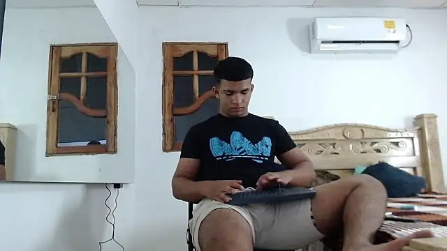 Snapshot of mathews___ chatting on November 23, 2025, 3:05 am mathews online show from November 23, 2025, 3:05 am