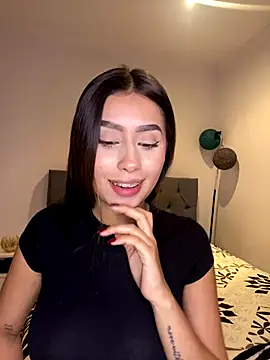 Snapshot of lauren_clauz chatting on December 3, 2025, 1:17 am lauren clauz online show from December 3, 2025, 1:17 am