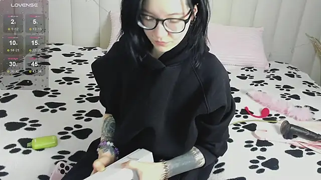 Lina Moony online show from February 14, 2026, 1:50 am