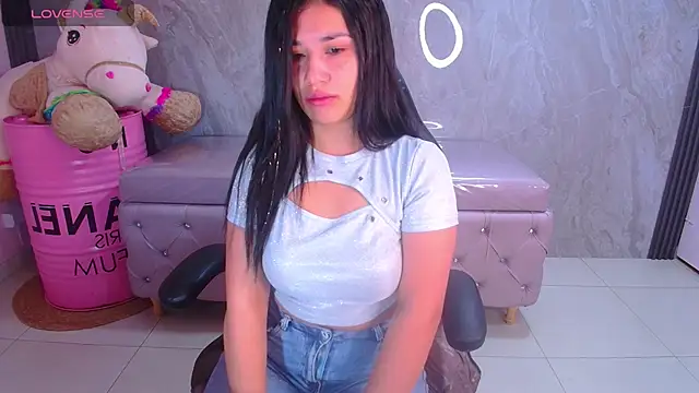 Violetta jhonson a online show from January 18, 2026, 1:03 pm