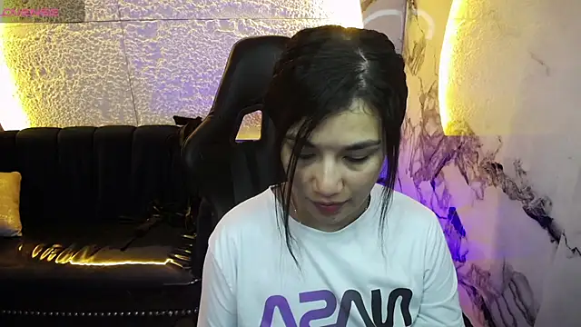 Snapshot of Violetta_jhonson_a chatting on June 25, 2026, 5:12 am Violetta jhonson a online show from June 25, 2026, 5:12 am