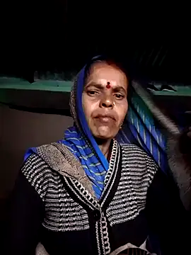 Snapshot of Hot_juli73 chatting on December 5, 2025, 4:49 pm Hot juli73 online show from December 5, 2025, 4:49 pm