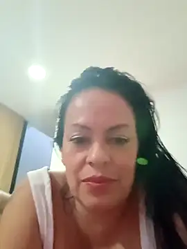 Snapshot of kristal253 chatting on November 19, 2025, 10:43 pm kristal253 online show from November 19, 2025, 10:43 pm