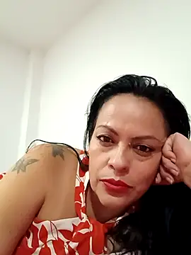 Snapshot of kristal253 chatting on November 19, 2025, 12:10 am kristal253 online show from November 19, 2025, 12:10 am